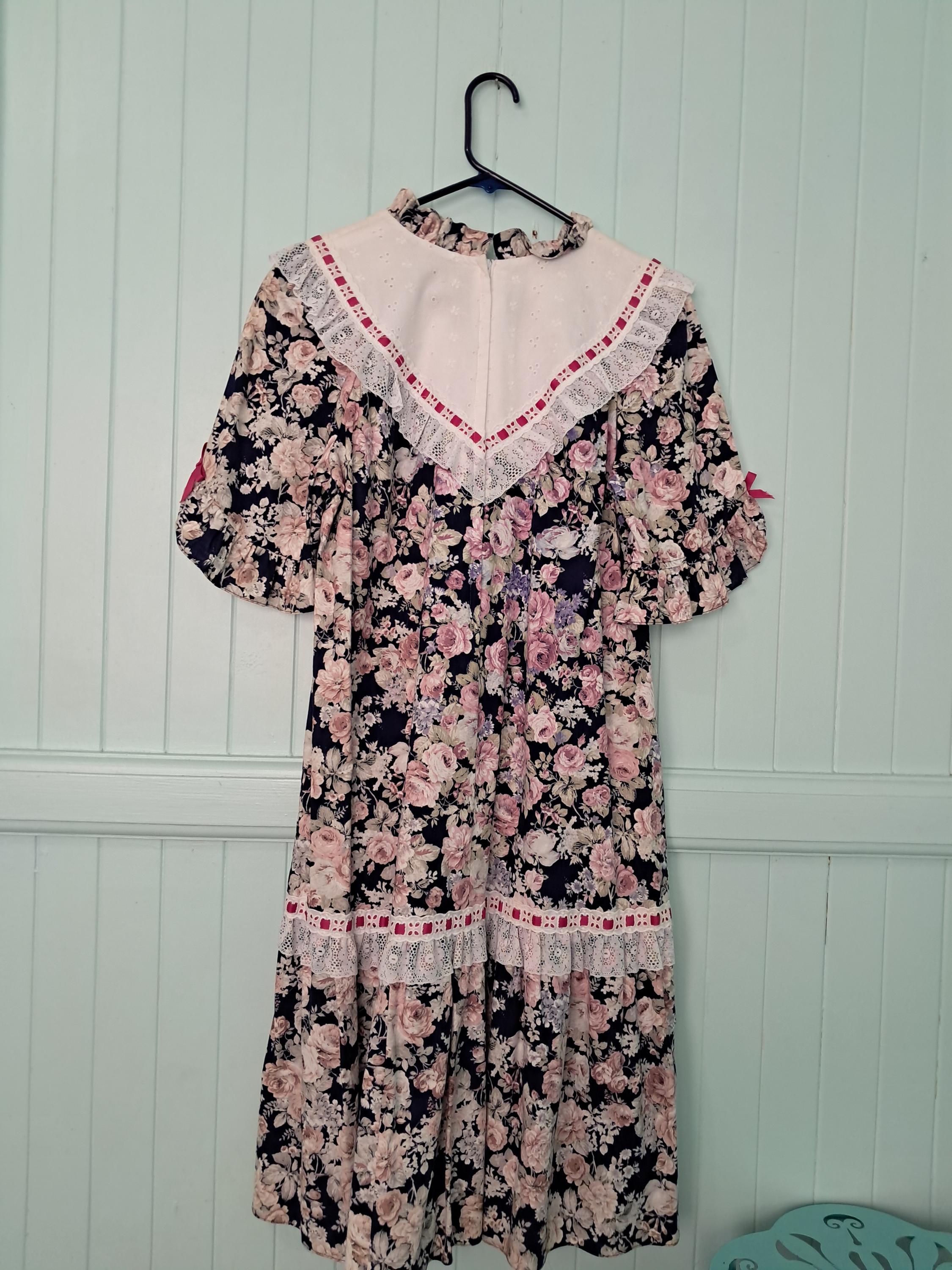 RM Cottagecore Hawaiian Muumuu Aloha Dress Sz 12 Vintage Lace Eyelet ...
