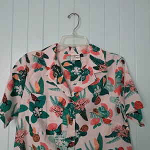 Laulima Modern Hawaiian Aloha Camp Shirt Womens Blouse Linen Cotton Blend Sz M Ohia Lehua Tree Snails