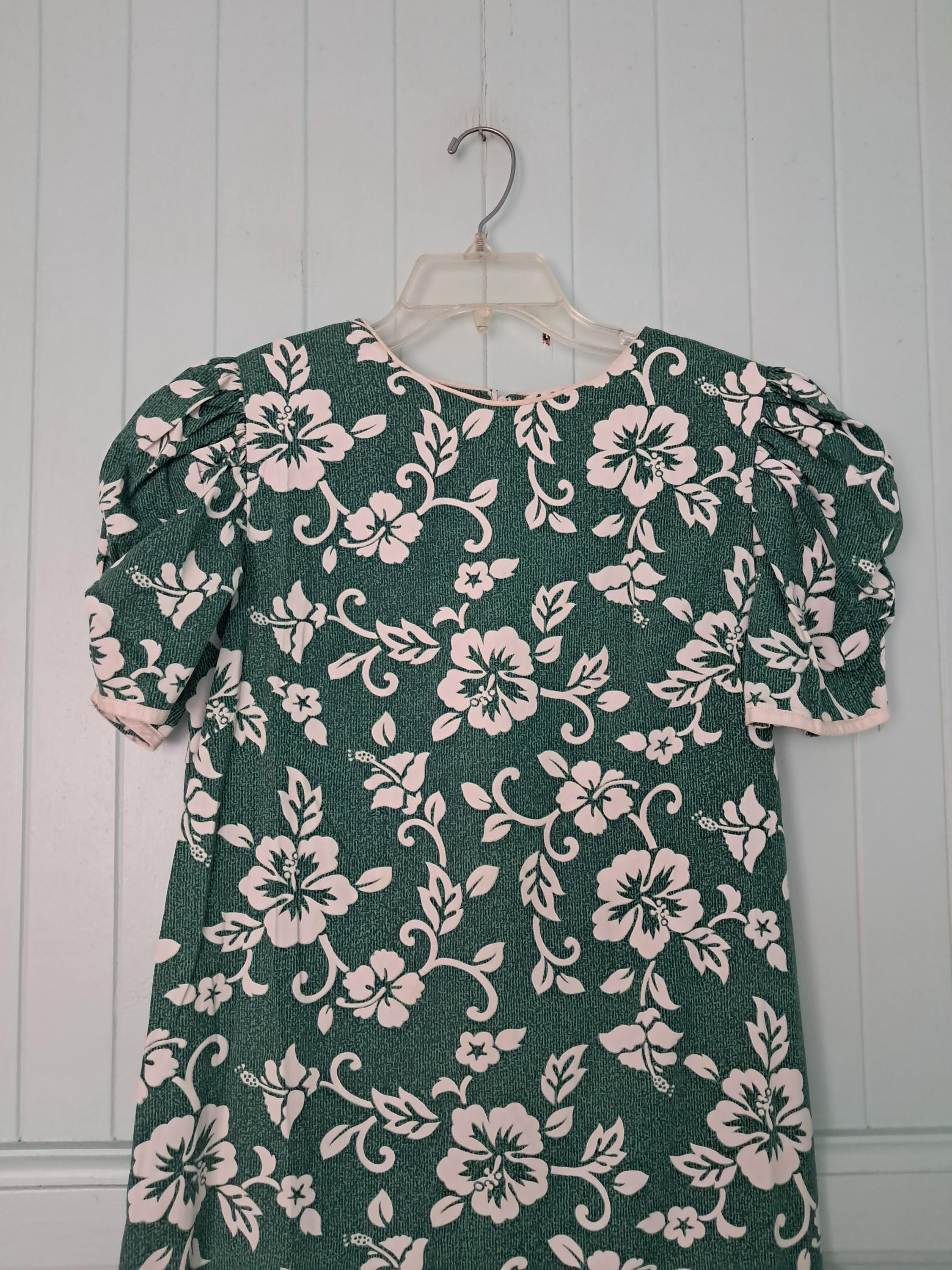 Mamo Howell Muumuu Hawaiian - Etsy