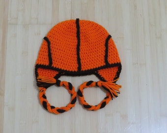 Basketballmütze, Häkelmütze, Gehäkelte Basketballmütze, Kleinkindmütze, Säuglingsmütze, Neugeborenenmütze. Orange mit schwarzem Hut