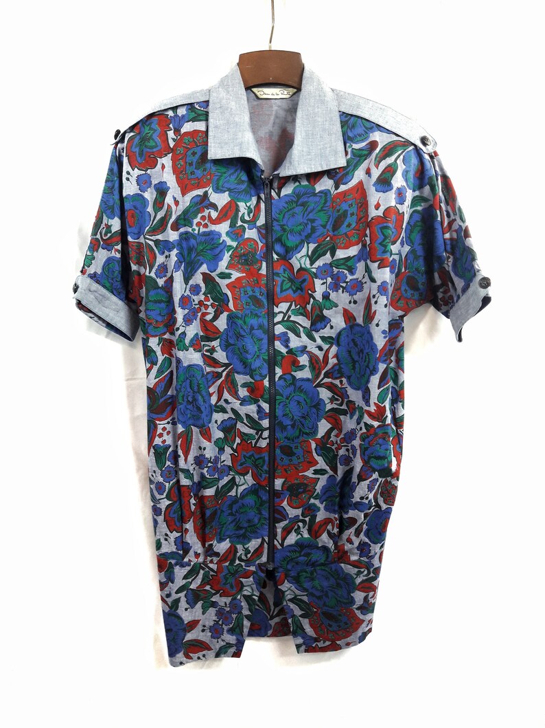 1980s OSCAR de la RENTA Vintage Designer Floral Dress Zippered Shirt Dress with Pockets Knee Length Short Sleeved Shoulder Pads