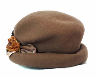 Vintage Teaneck Hat Gallery / Slouch Style / Brown Women's Hat / Wool / Simple Cap / Made in USA / Dress Hat / Neutral