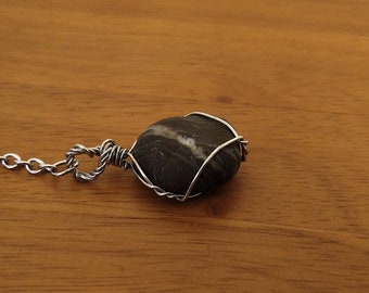 R with better pictures - Wire-wrapped Beach Stone Tea Infuser - Brown and White