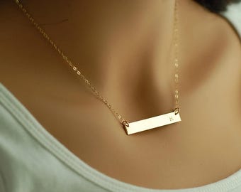 Collier barreau personnalisé en or 14 carats : nom, initiale, mots gravés