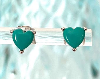 Puces d'oreilles turquoises : pierre de naissance en argent sterling en forme de cœur
