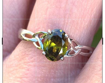 Bague CZ vert péridot, ovale, argent sterling, 8 x 6 mm