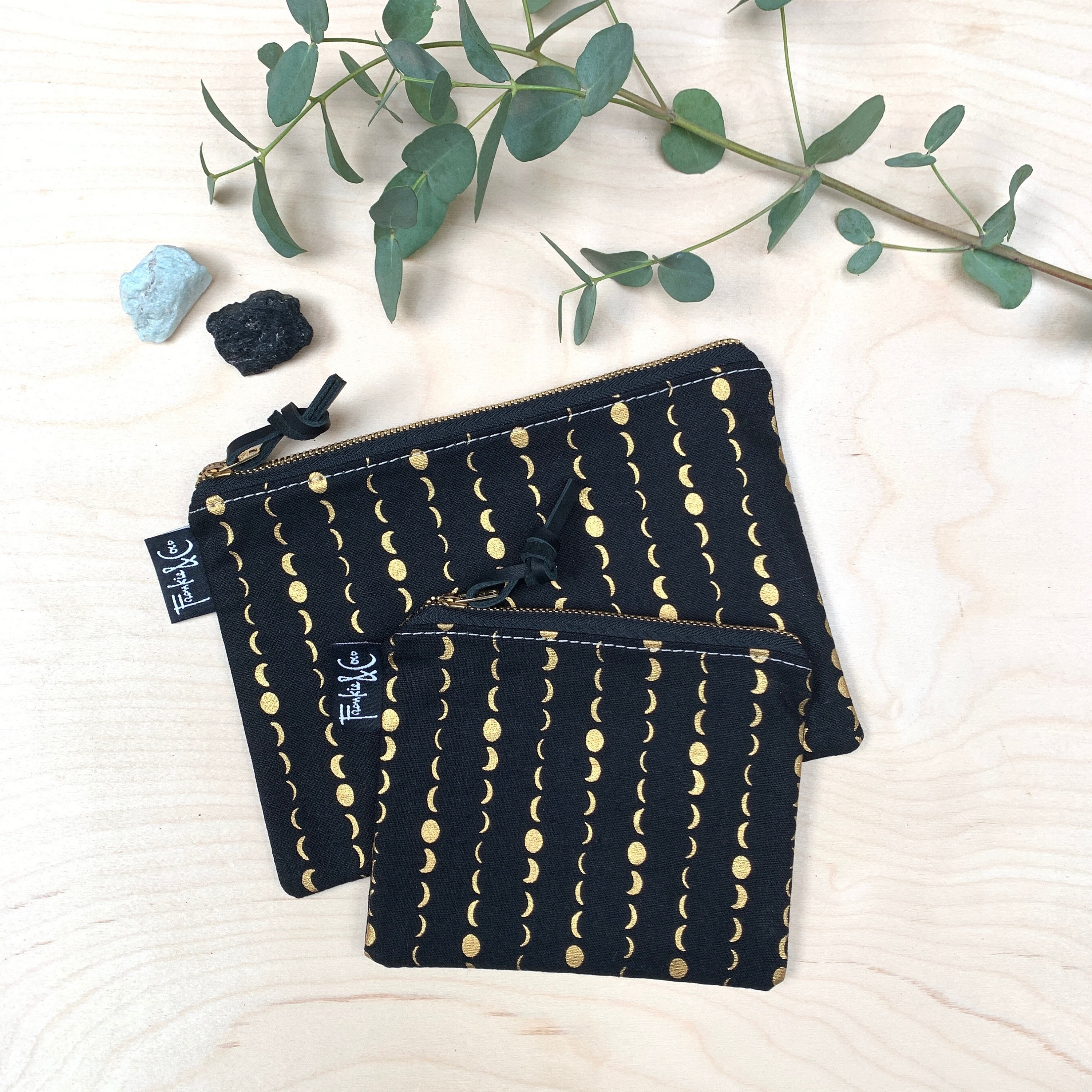 未使用品　TOO moontreeplanet/SHELLY cape navy Planets, Moons, Comets Medium Padded Zipper Bag, Cosmetic