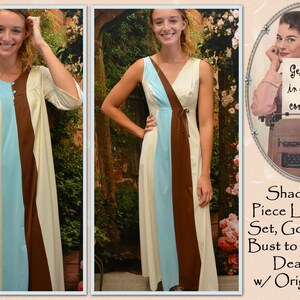 Color Block Gestreepte Schoonheid! UNWORN Pearl Beige & Blue Loungewear, Nachtjurk, Robe, Shadowline, Deadstock w / Tags, Buste tot 36 "S / M Vtg 70s