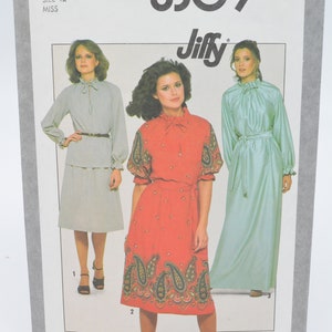 UNCUT Simplicity 8309 Pattern, Pullover Blouse & Skirt w/Drawstring Ruffle Neck, Raglan Sleeves, Self Ruffles, Bust 34, Vtg 70&#39;s Size 12
