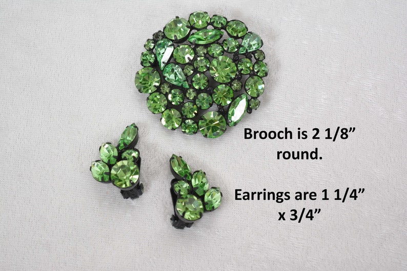Black All Prong Set,Round,Teardrop Vtg 60s Navette Stones Bright Green Hold For Renee.....WEISS Green Japanned Brooch /& Earring Set