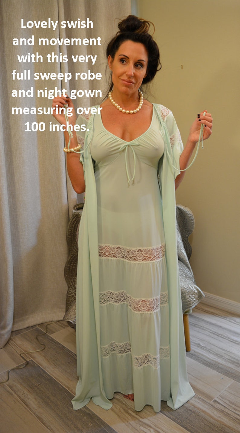 UNWORN Shadowline Mint Green Peignoir Set, Robe, Nightgown, White Lace, Full Sweep Skirt, Feminine, Long, Bust 34, S/M, Vtg 70s NOS w/tag image 9