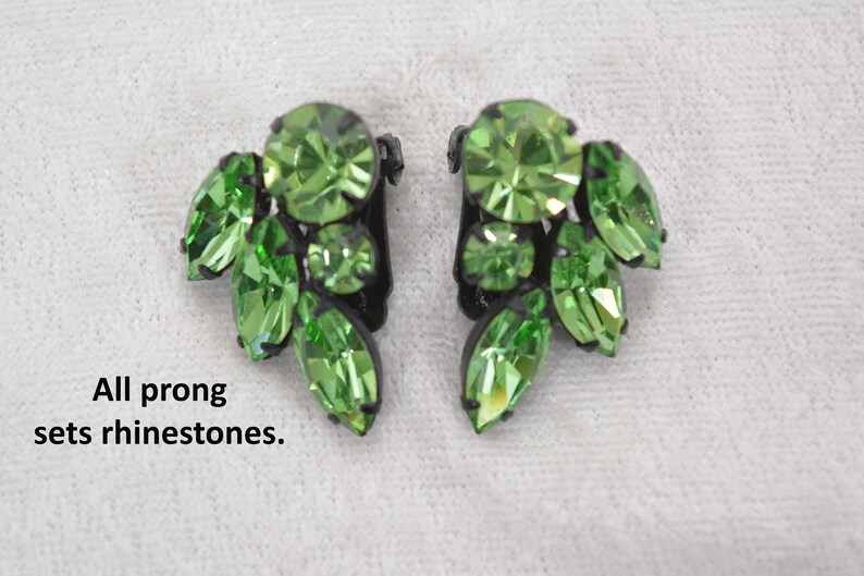 Black All Prong Set,Round,Teardrop Vtg 60s Navette Stones Bright Green Hold For Renee.....WEISS Green Japanned Brooch /& Earring Set