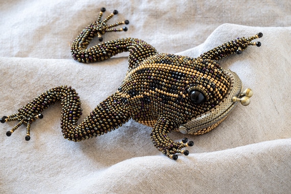 Frog mouth shop coin purse