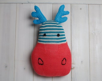 Marvellous Marvin the Moose - hand knitted cruelty free Moose head wall decor.