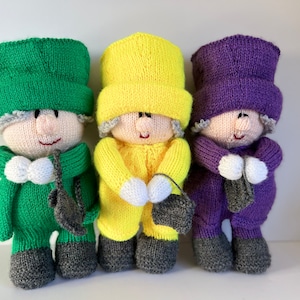 Queen Elizabeth II hand knitted Doll: Acrylic Yarn Character
