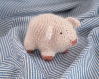 Little Pig - Hand knitted piglet in cashmere yarn
