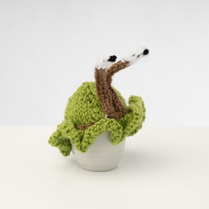 Green snail tea cosy with frilly bottom. Gift for tea lovers. Garden lovers gift image 5
