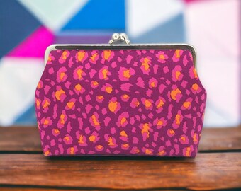 Clip purse, iron-on bag with pink leopard print