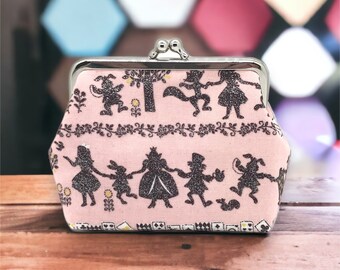 pink clip purse with Alice