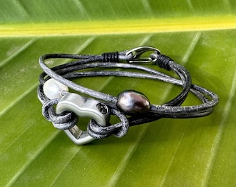 Elegant Black Leather Cremation Bracelet: Heart-Shaped Urn Memorial Keepsake for Loved Ones
