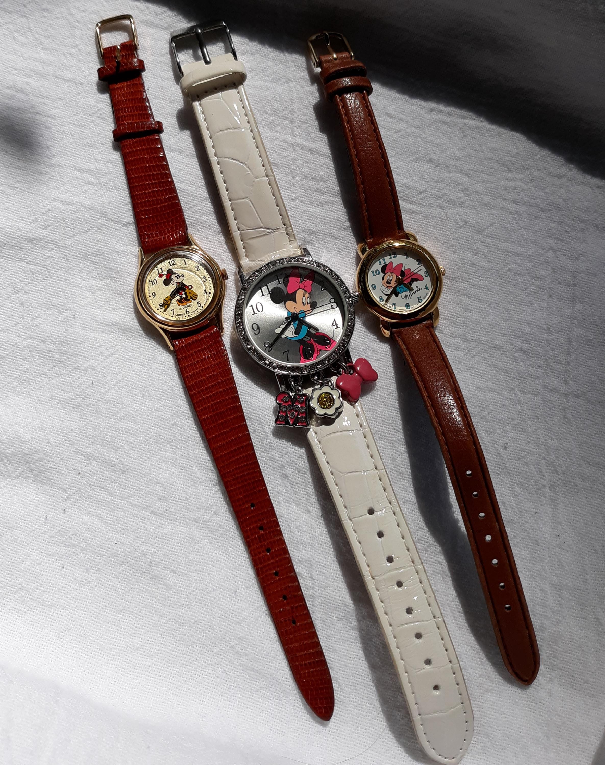 Vintage Disney Minnie Mouse Watch - Red Band & Blue Tin Case Vintage Bradley Minnie Mouse Watch, Woman main image 4