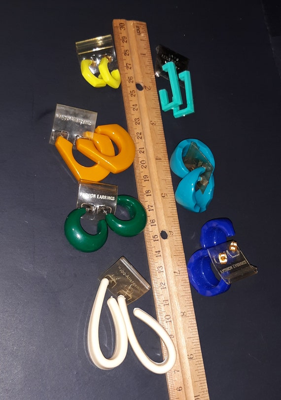 Set of 7 New Old Stock Lightweight Plastic Hoop Ea
