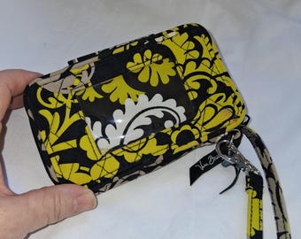 Retired Barogue Vera Bradley Wristlet