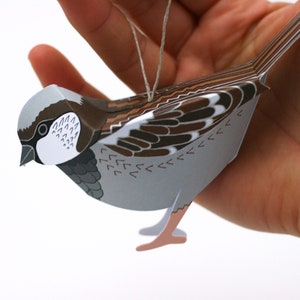 Carte de Noël avec décoration d'arbre moineau, carte pop-up, décoration oiseau moineau, art du papier