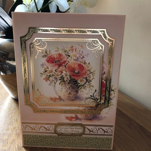 Ladies oder Girls Poppy & Flower Vase Themed Birthday Card mit Gold Foiling