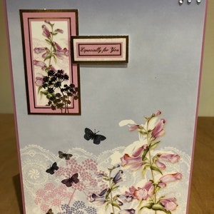 Cartão De Aniversário Feito à Mão com Flor e Borboleta Dourada