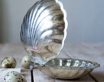 Vintage Silverplate Caviar Bowl with Lid – Seashell Dish, Shell Shaped Tableware, Coastal Home Decor
