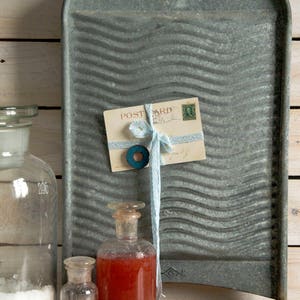 Vintage Metal Washboard – Rustic Farmhouse Wall Decor – 1950s French Laundry Room – Industrial Magnet Board – Antique Utility Style