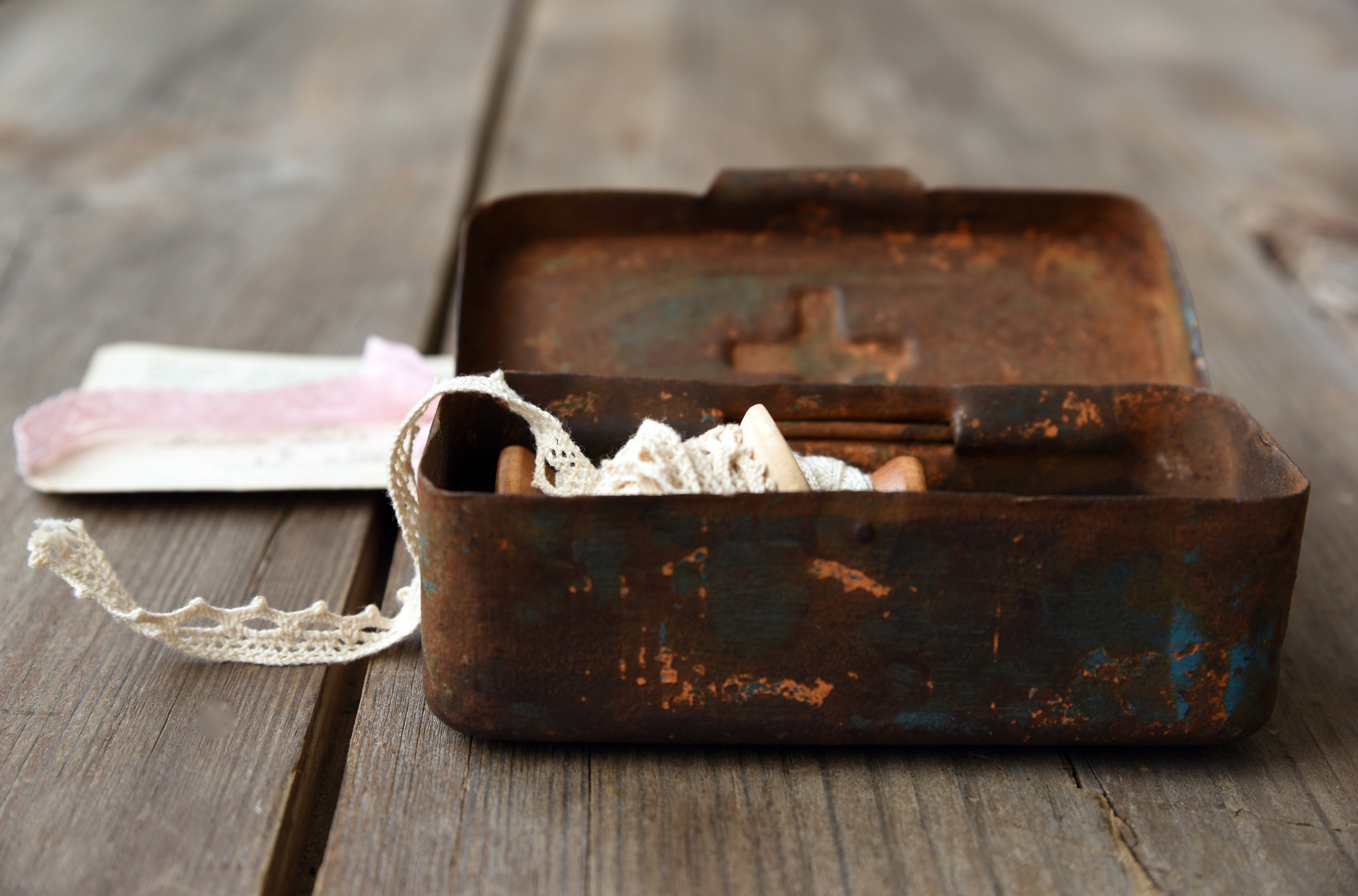 Caja médica vintage Cruz roja Caja de medicina Primeros | Etsy