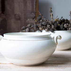 Large White Tureen – Vintage Serving Dish with Elegant Handles – Farmhouse Kitchen Decor – Rustic Centerpiece Bowl