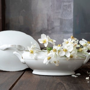 Vintage Ceramic Tureen with Lid – Gold Trim – Rustic Farmhouse Decor – French Country Kitchen – Soup Server – Slow Living Home