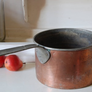 Antique Copper Pan – Vintage Farmhouse Kitchen Decor – French Country Rustic Cookware – Wall Hanging Copper Pot – Aged Patina