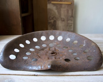 Antique Cast Iron Tractor Seat – Rustic Farmhouse Industrial Decor, Vintage Metal Seat for Bar Stool or Kitchen Counter Upcycling