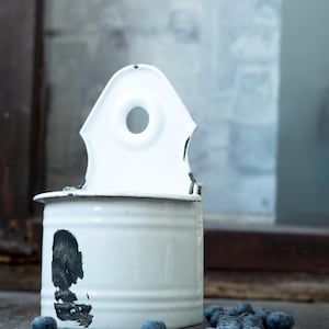 Vintage Enamel Salt Box – Wall-Mount Salt Container – Rustic Country Kitchen Storage – White Salt Cellar with Patina – Farmhouse Decor