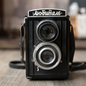 Appareil photo reflex vintage à double objectif Ljubitel-166 - Réflex moyen format Mid-Century - Viseur à taille réduite - Appareil photo argentique