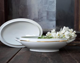 Vintage White Porcelain Tureen with Lid – Gold Trim Soup Bowl – French Country Tableware – Farmhouse Kitchen Decor