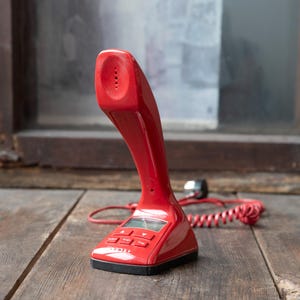 Red Cobra Phone – Vintage Push Button Telephone – Scandinavian Design – Retro Desk Accessory – Mid-Century Modern Decor – Bold Collectible
