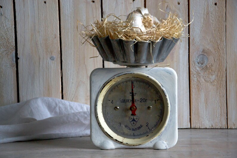 Vintage countertop scale Antique houseware Vintage kitchenware Vintage display Rustic weight scale Tabletop scale Vintage kitchen scale
