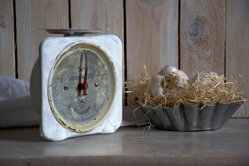 Vintage countertop scale Antique houseware Vintage kitchenware Vintage display Rustic weight scale Tabletop scale Vintage kitchen scale