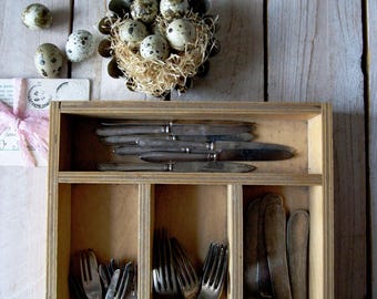 Vintage Wooden Cutlery Box – Rustic Flatware Organizer – Display Tray for Letters, Flowers, or Art Supplies – Rustic Wooden Cutlery Tray