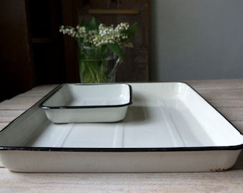 Vintage Enamel Tray - Rustic Farmhouse Kitchen - Antique White Enamelware - Nostalgic Home Decor - Vintage Photo Tray - Timeless Charm