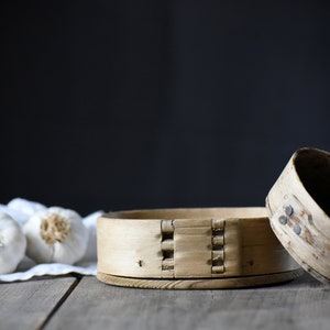 Vintage Bentwood Box “Vitsik” – Oval Wooden Storage Box – Rustic Primitive Container – Estonian Folk Decor – Natural Home Styling