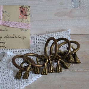 Antique Copper Curtain Rings with Clips – Set of 12 or 24 – Lightweight Vintage Drapery Hooks, French Country Window Decor