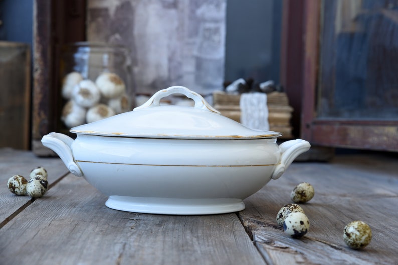 Vintage soup tureen, White tureen with lid, Antique tureen, White lidded tureen, White soupière, Shabby chic tureen, Large serving bowl image 2