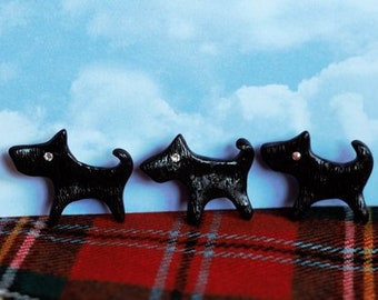 Wee Scottie Dog brooch