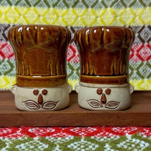 Takahashi Pottery Salt and Pepper Shaker Set 1970s Le Chef Shakers Mid Century Kitchen Dining Serving